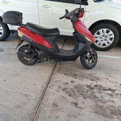 XPRO MAUI MOPED