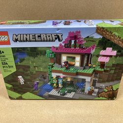 Minecraft Lego Set New Sealed 21183 The Training Grounds