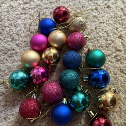 20 Mini Ornaments 