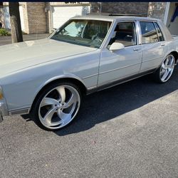 87 Chevy Caprice (BOX CHEVY)