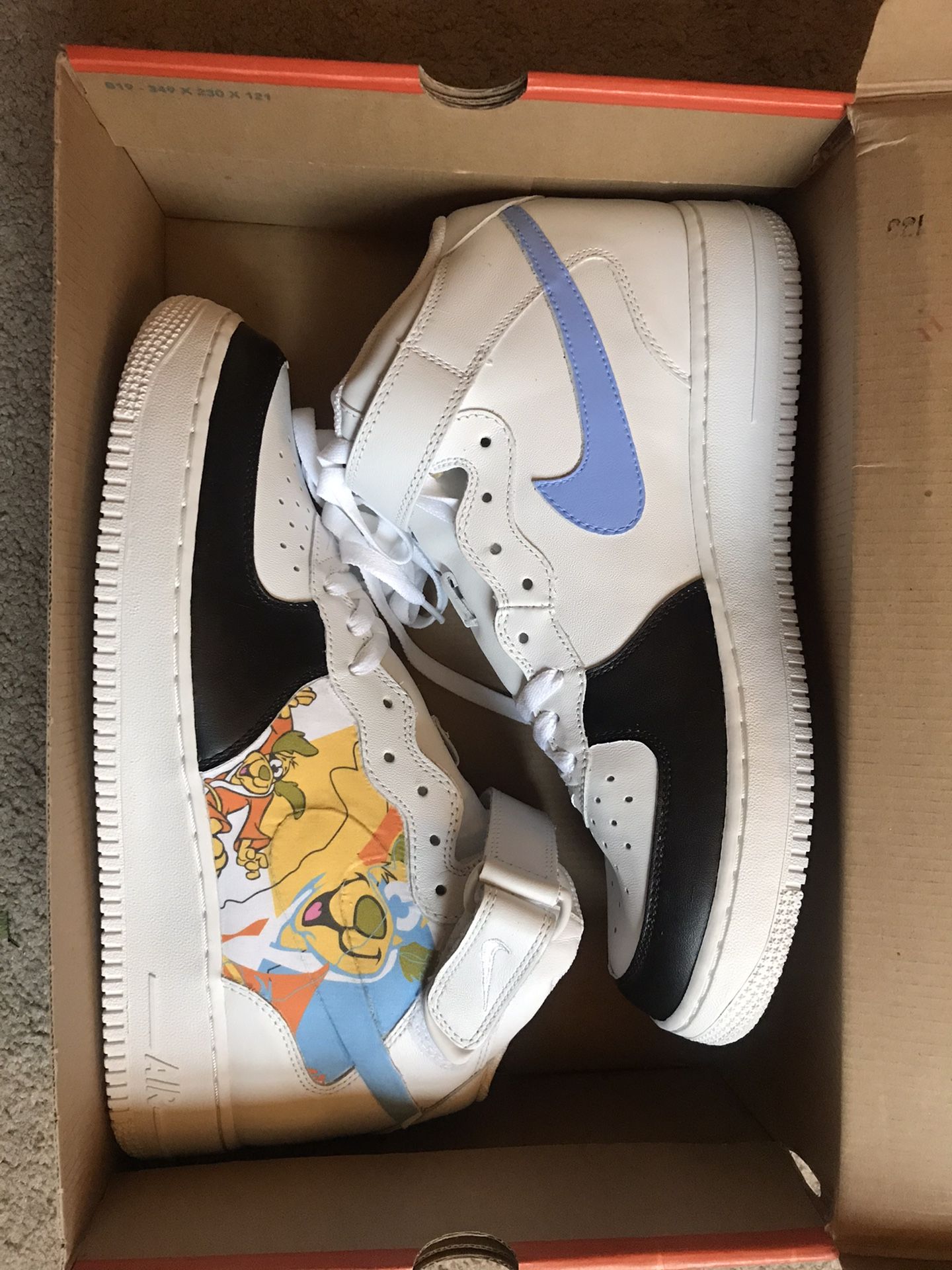 NIKE AIR FORCE MID - CUSTOM painted Hong King Phoey