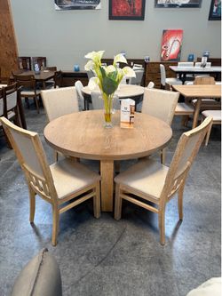 5-piece round wood dining set NEW
