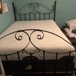 Queen Size Bed With Frame And Boxspring