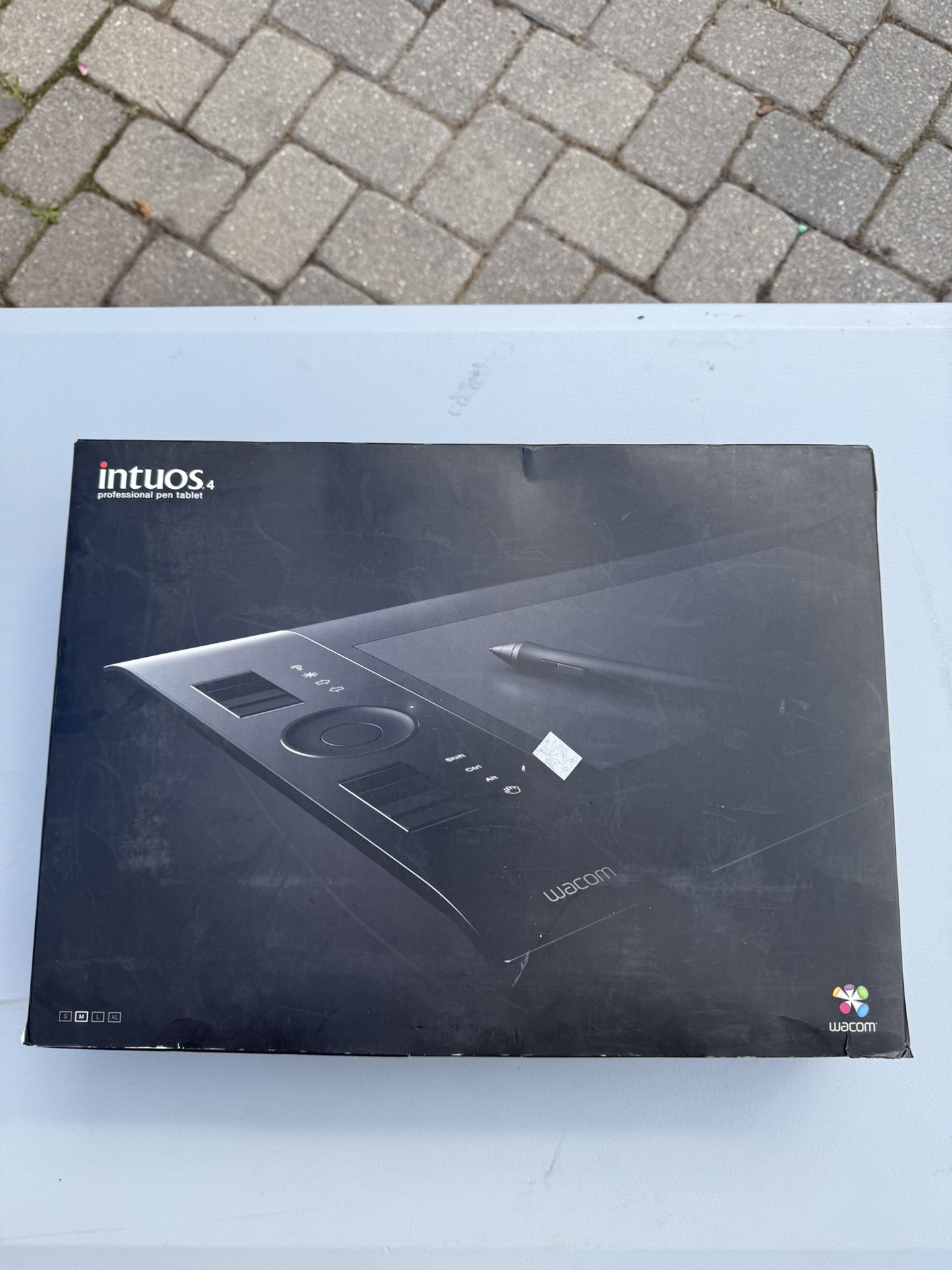 Wacom Intuos 4 Medium Size PTK-640 Pen Nibs Tips Mouse Like New COMPLETE IN BOX