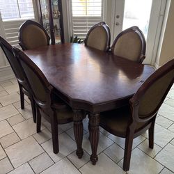 Dining Table with 6 chairs