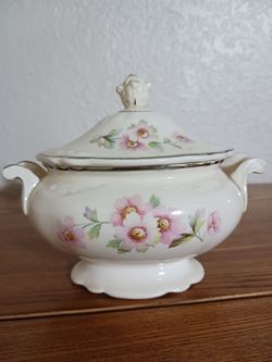 SUGAR BOWL WITH LID, CREAM COLOR WITH PINK FLOWERS