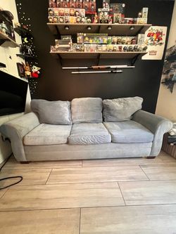 Free couch/pull out bed