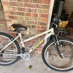 Gr aggressor vintage mtn bike