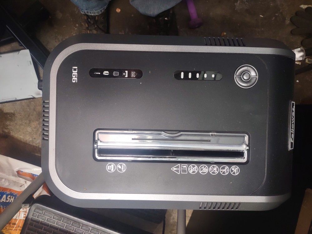 Fellows 99ci Paper Shredder