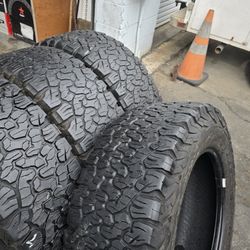 4 used tires Lt285 65r20 Bfgoodrich K02 $280.00
