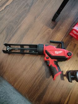 Milwaukee M12 Cordless Caulk Gun Tool Only
