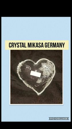 New Crystal Mikasa Heart Dish Germany Christmas Poinsettia