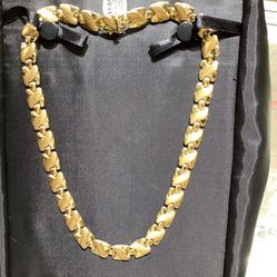 Beautiful Gold Choker Style Necklace Reduced To $1599