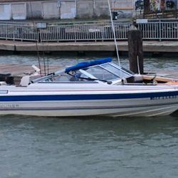 1985 Bayliner 16” With Rebuild Mercury Motor . 