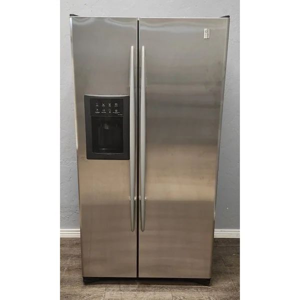 GE 22.6 Cu. Ft. Refrigerator PSC23SGPASS