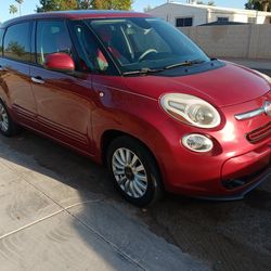 2015 Fiat 500 L.