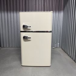 Insignia White Retro Mini Fridge