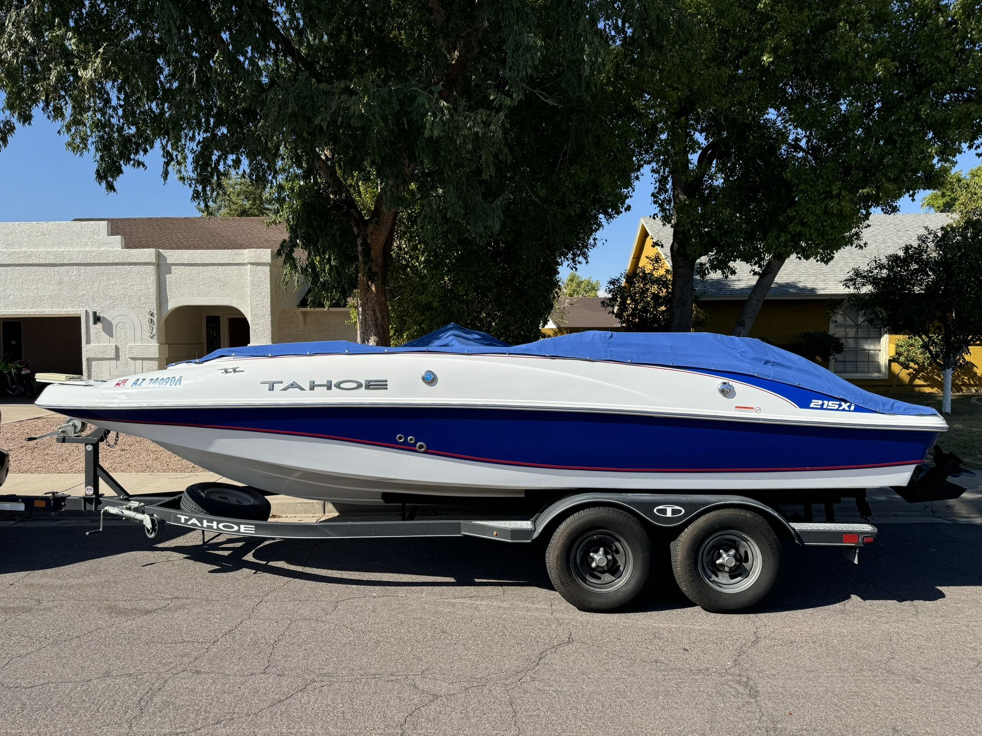 2019 Tahoe 215xi