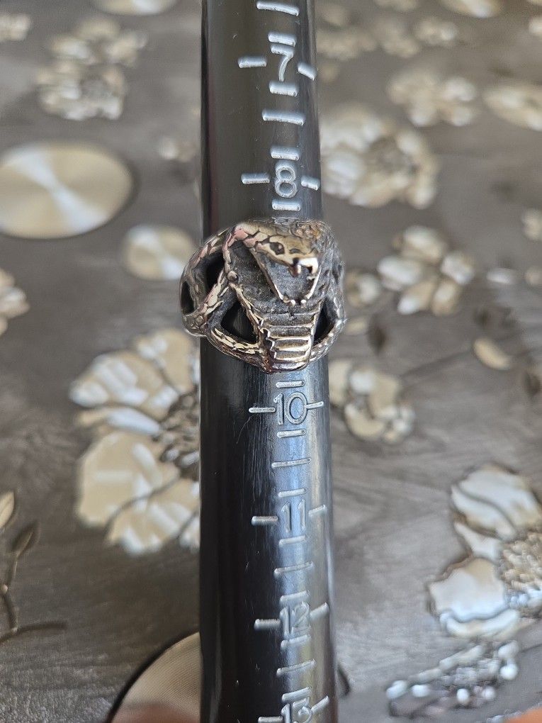 Cobra Ring