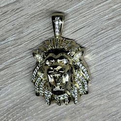 GLD Lion Pendant With Zirconia