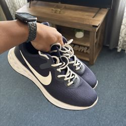 Nike Running Shoes Men’s Size 11 Navy White Swoosh Athletic Sneakers