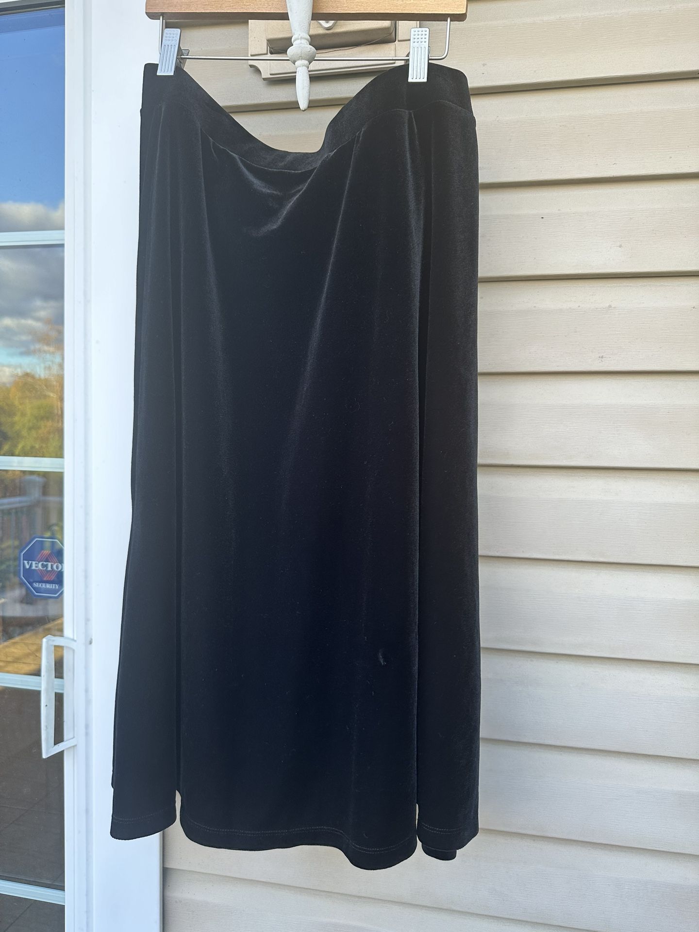Jaclyn Smith Black Velour-look, A-line Large Skirt