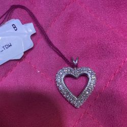 10KT White Gold Diamond Heart Pendant 
