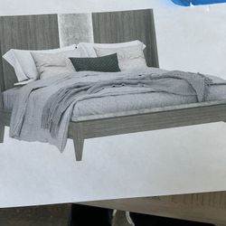 New King Size Solid Wood Bed Floor Sample 