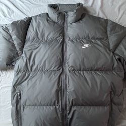 nike puffer jacket gray size L 