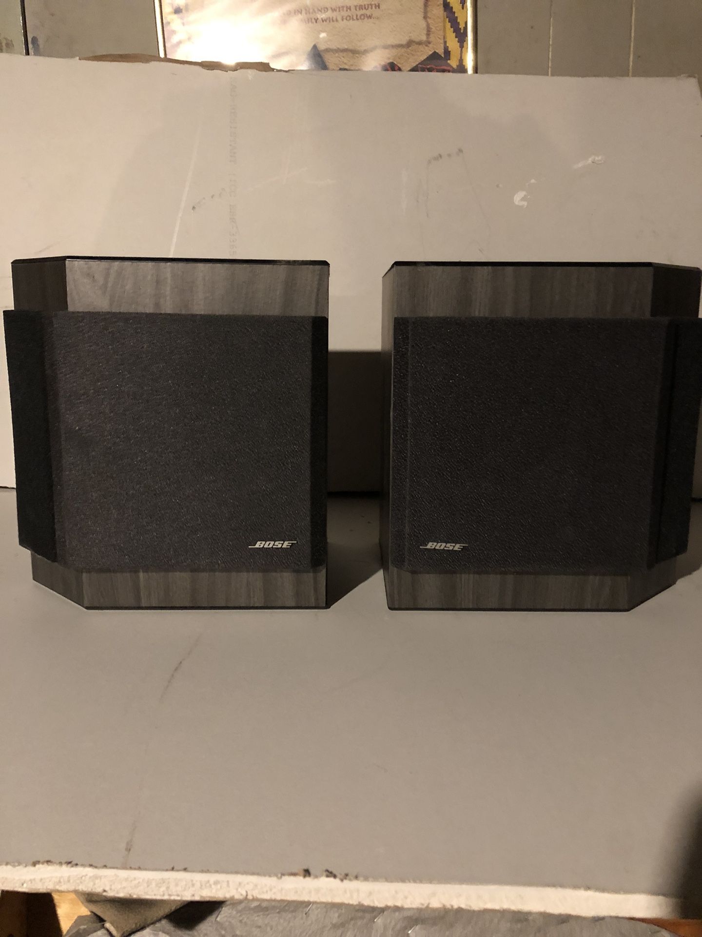 Bose 2001 Speaker Set- Mint Condition