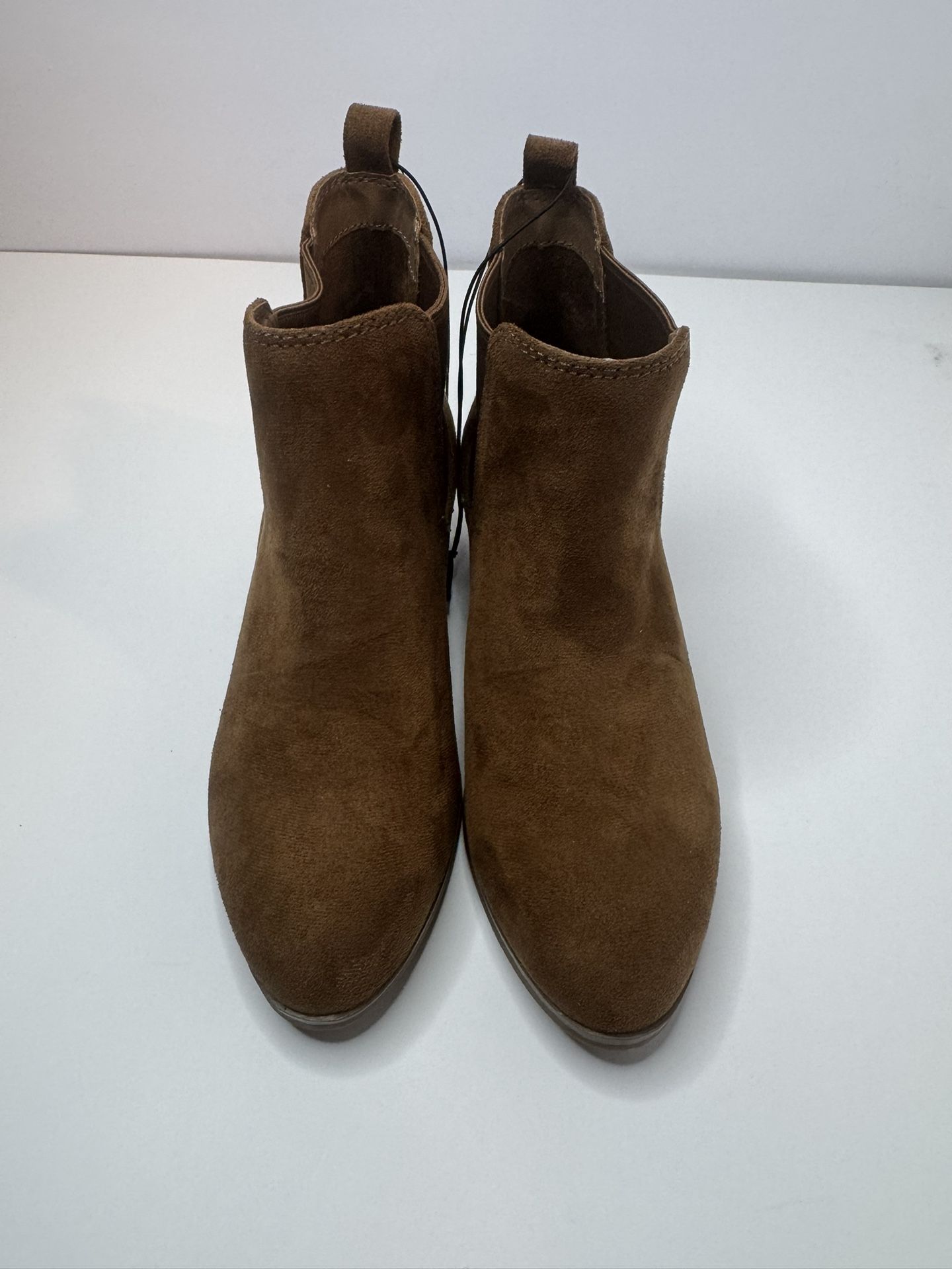 A New Day Cognac Chelsea Ankle Boots NWT Size 5.5