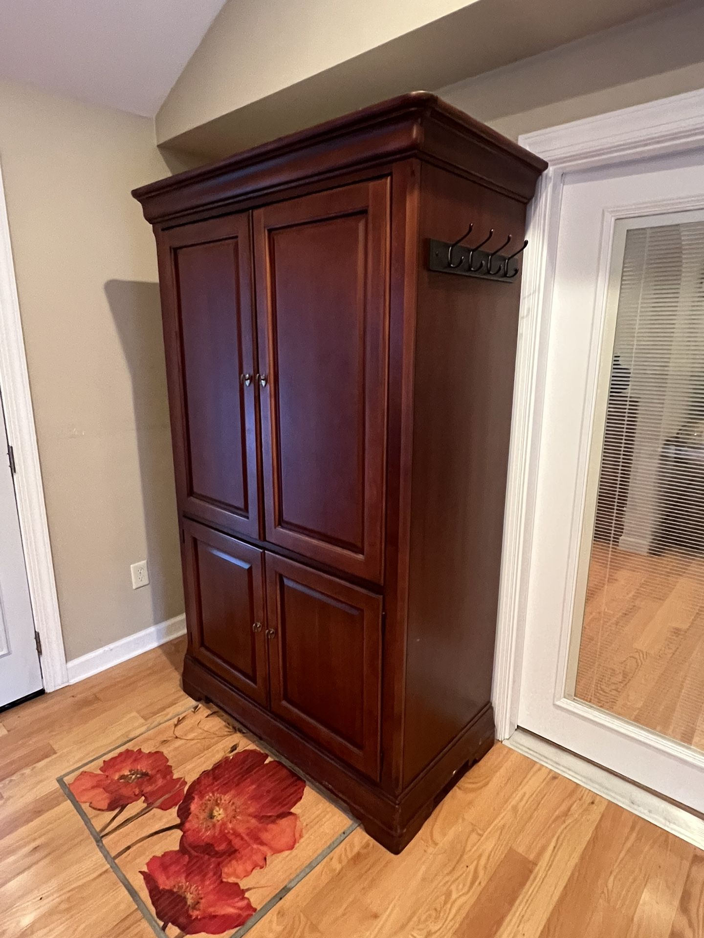 Duel, Cabinet