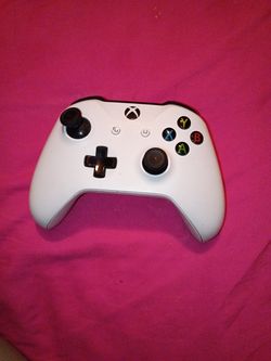 Microsoft Model 1708 wireless controller for XBox One