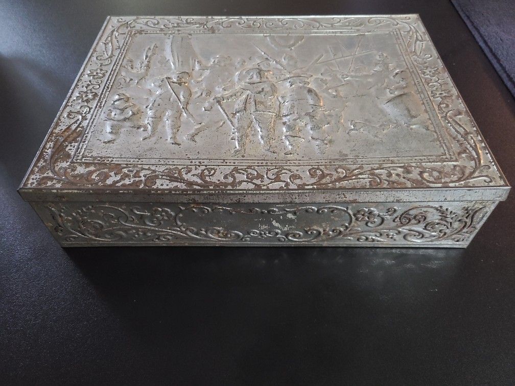 Antique 50's Victoria Dordrecht Holland Rembrandt Tin Box