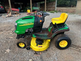 John Deere Riding Lawn Mower L111