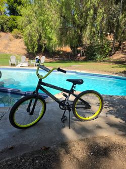 Huffy kids bike