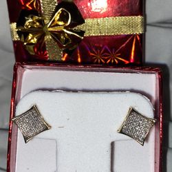 10k Gold Diamond Cut  Studs