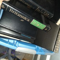 Britannica Encyclopedias..... Lots Of Them!!!!