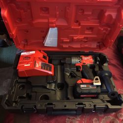 Milwaukee Fuel Hammerdrill Kit 