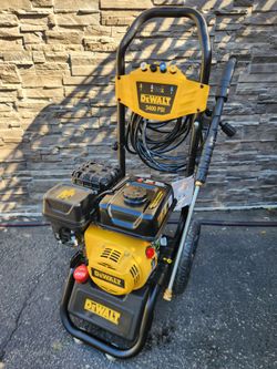 DEWALT
3400 PSI 2.5 GPM Gas Pressure Washer with Maintenance-Free Pump, Heavy-Duty Commercial Cold Water Power Washer