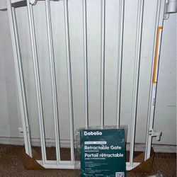Extra Wide Pet Gate / Safety Gate - Fits Openings 26” - 43”