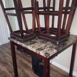 Table With 4  Chairs