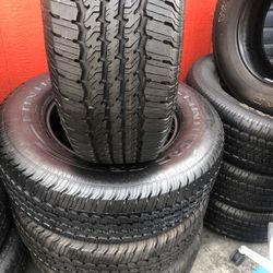 SET LT 275/70/18 CONTINENTAL SEMI NEW 95%TREAD LIFE $400 PRICE INCLUDES PROFESIONAL ISTALATION AND TAX
