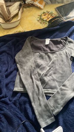 Gray Ribbed Long Sleeve Crop Top