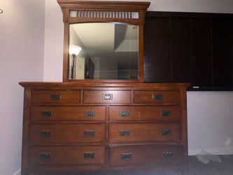 Dresser with 2 night stands