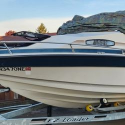 1994 very low hours on 19 foot blue water overnight.  