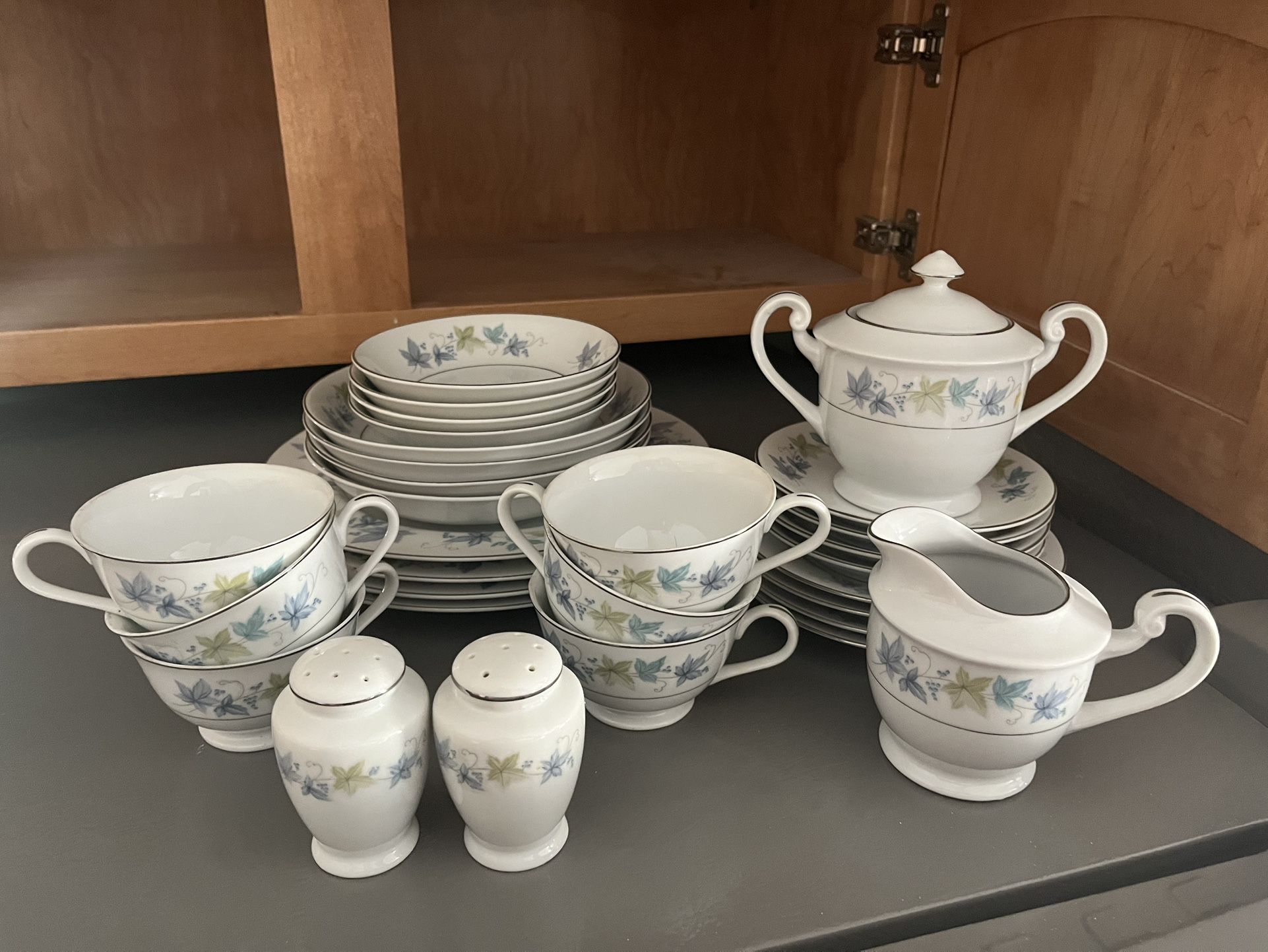 Bristol Fine China Set – Made in Japan – $60