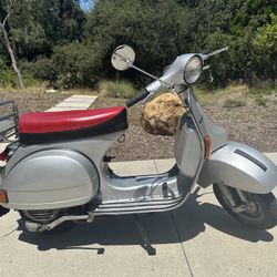 SUPER CLEAN Vespa 1978 P200e