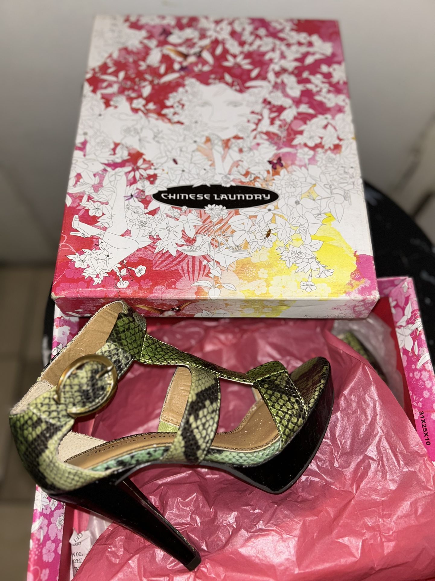 Woman’s Heels ( All Size 7-8)