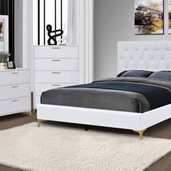 white BED w/ 🤍 GOLD TRIM 💛⭐️👑